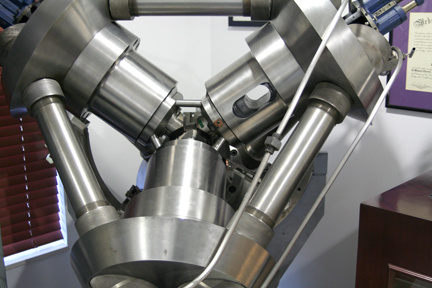 tetrahed_press_2_s Tetrahedral press for synthetic diamond making