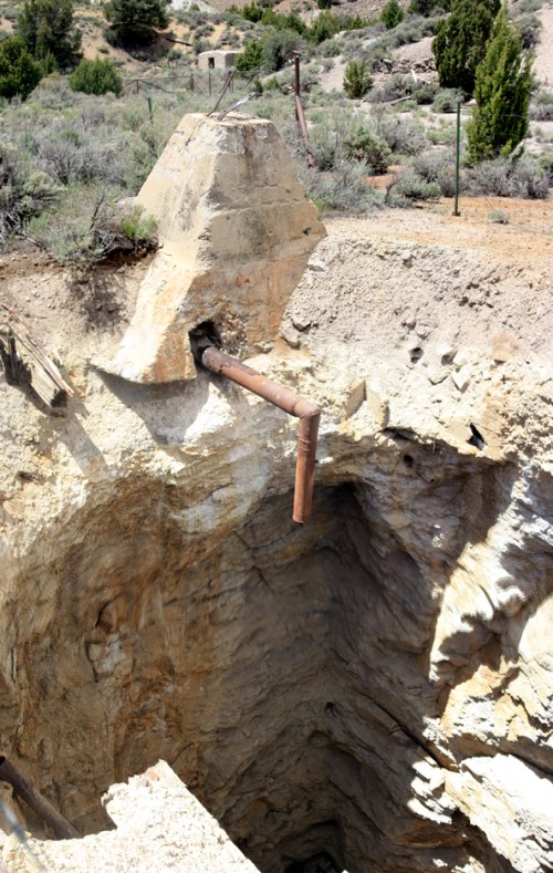 Hole-s Old mine shaft