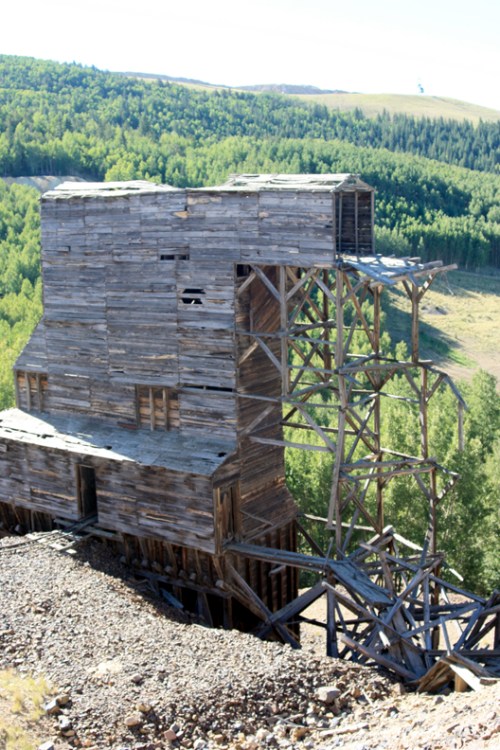 Old_Mollie_headframe-s Old headframe at Mollie Kathleen mine
