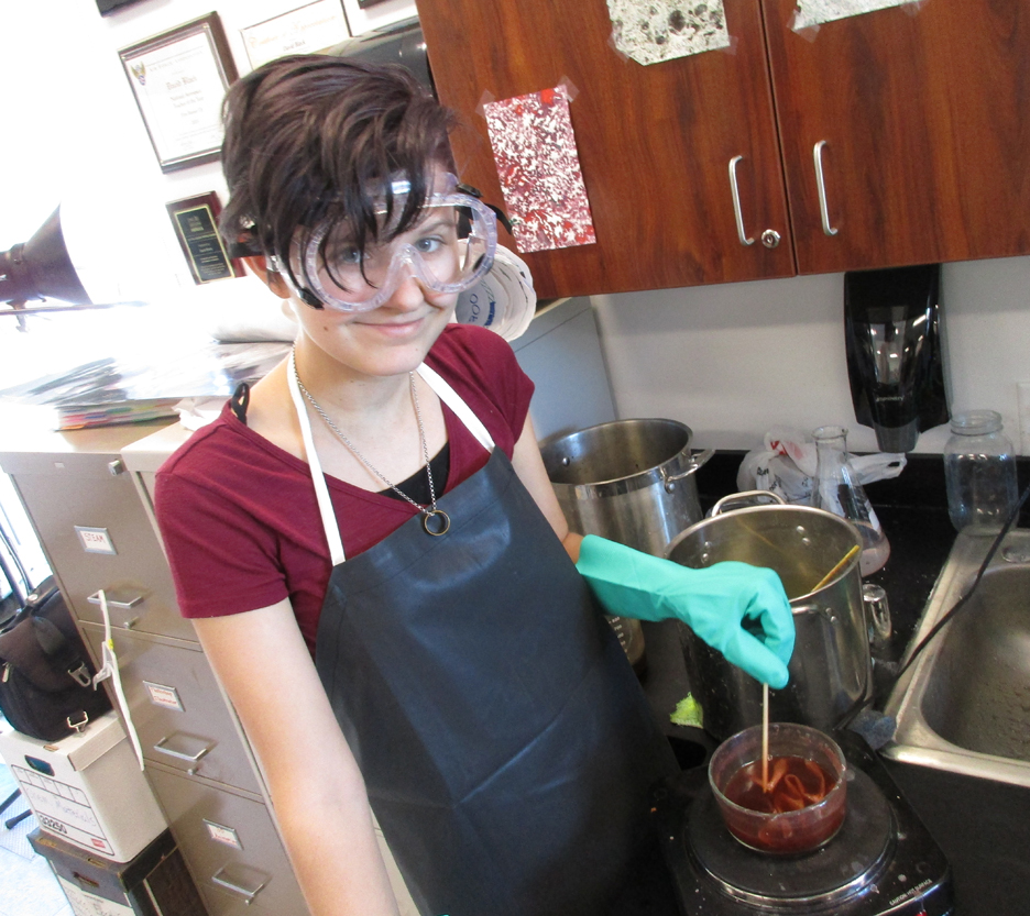 dyeing-with-sandalwod