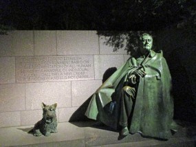 FDR statue with dog