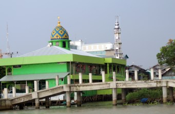 Silver tower mosque