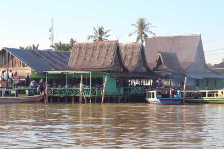 Soto bang amat from river