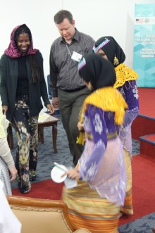 Ursula and Mike learn dancing