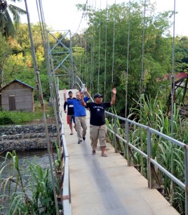 Crossing Galloping Gertie