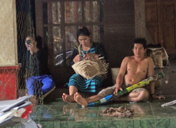 Weaving net and basket