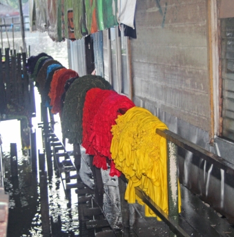 Dyed cloth