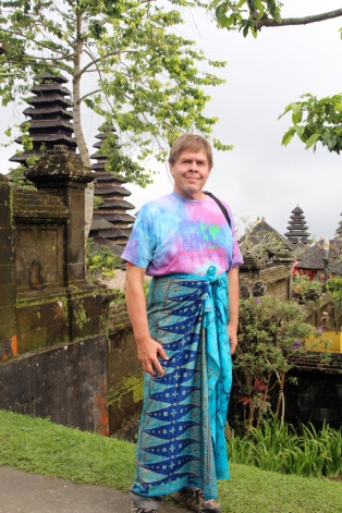 David above temple in sarong