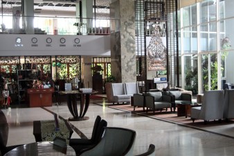 Jambuluwuk lobby