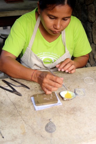 Making pendant -silver glue